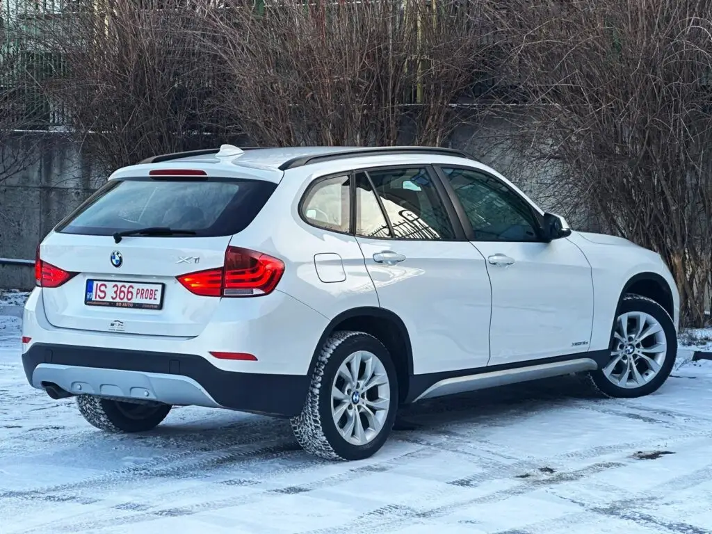 BMW X1 — xDrive - 20d fotografia 3