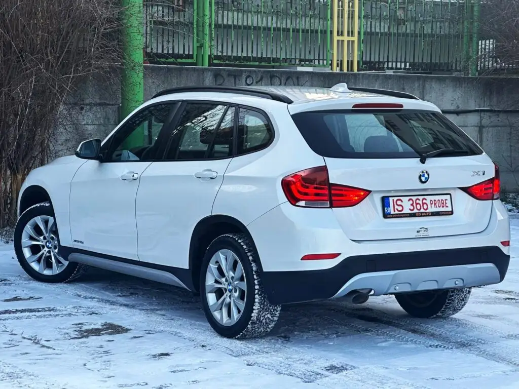 BMW X1 — xDrive - 20d fotografia 4