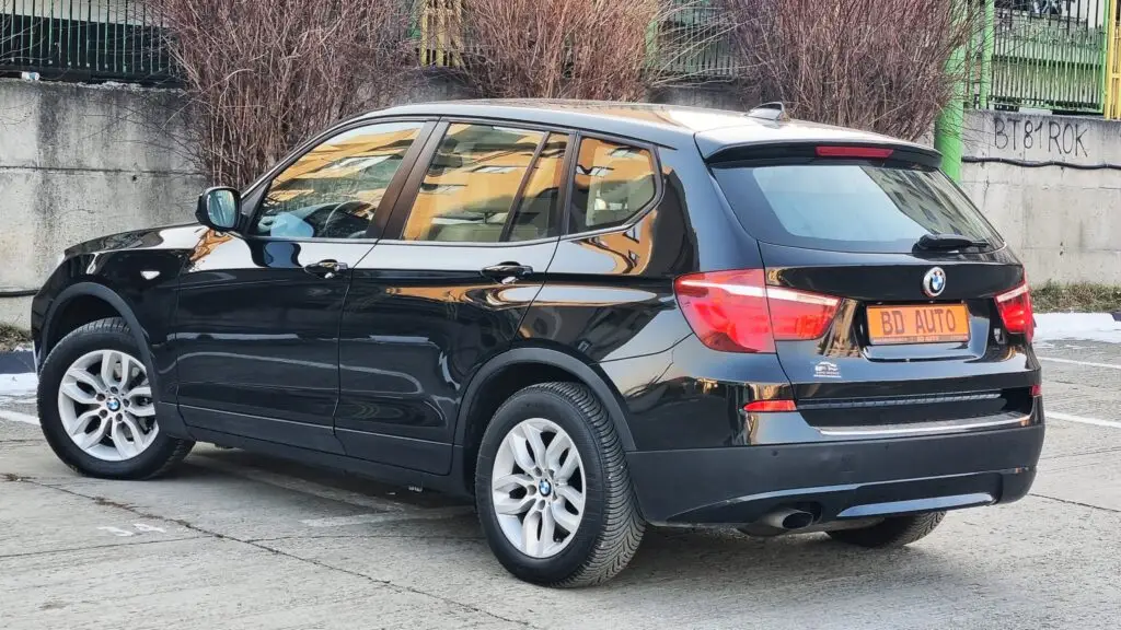 BMW X3 — 2.0d - XDrive - XLine fotografia 3