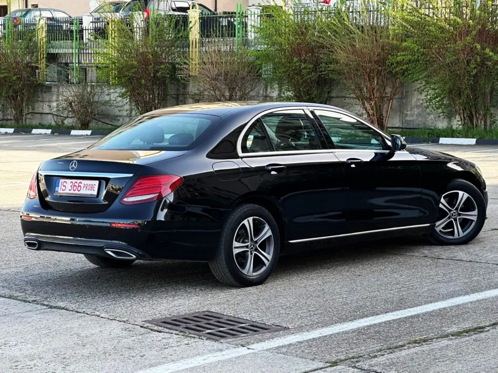 Mercedes Benz E200d fotografia 3