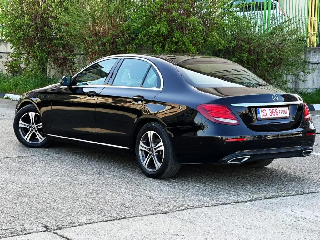 Mercedes Benz E200d fotografia 4
