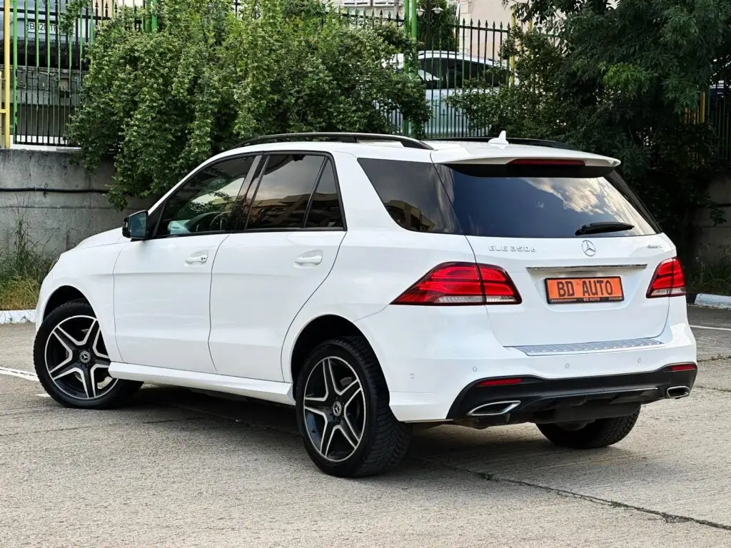 Mercedes-Benz GLE — 3.5d - 4Matic - AMG fotografia 3