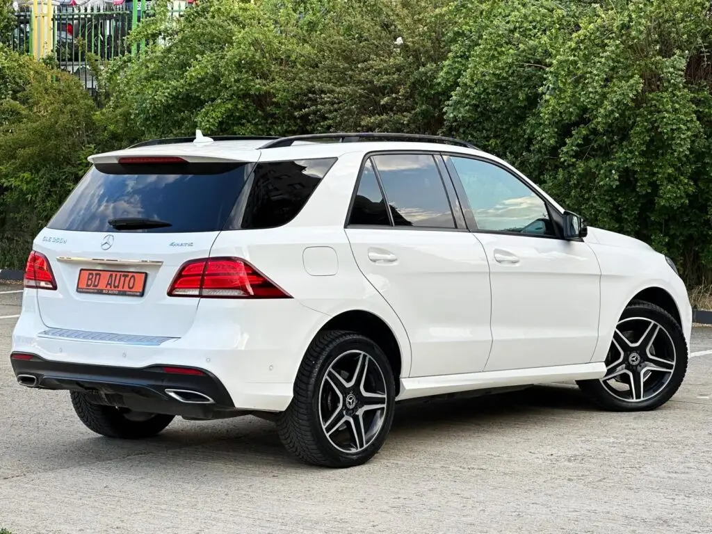 Mercedes-Benz GLE — 3.5d - 4Matic - AMG fotografia 4
