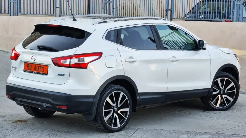 Nissan Qashqai – 1.6 dCi – Tekna Premium fotografia 3