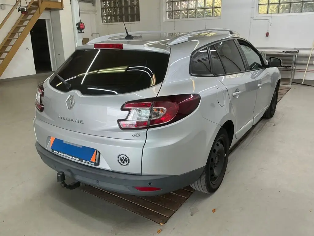 Renault Megane — 1.5 dCi - Paris fotografia 2