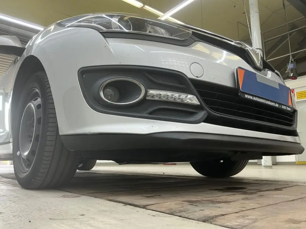 Renault Megane — 1.5 dCi - Paris fotografia 3