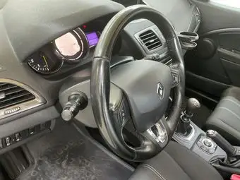 Renault Megane — 1.5 dCi - Paris fotografia 5