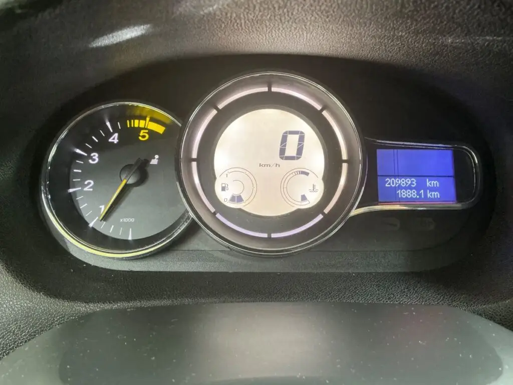 Renault Megane — 1.5 dCi - Paris fotografia 7