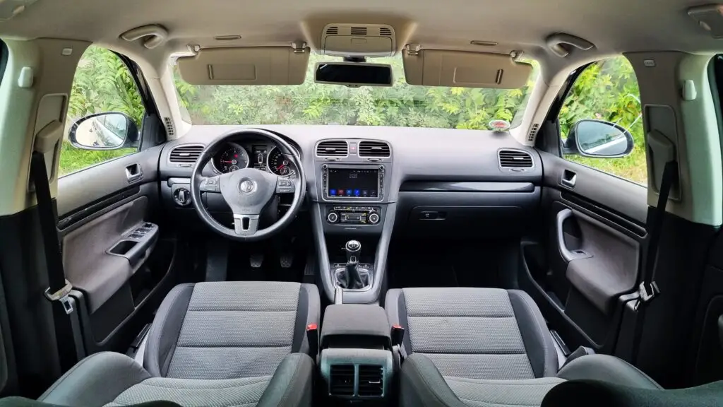Volkswagen Golf VI — 1.6 TDI SportLine BlueMotion fotografia 7
