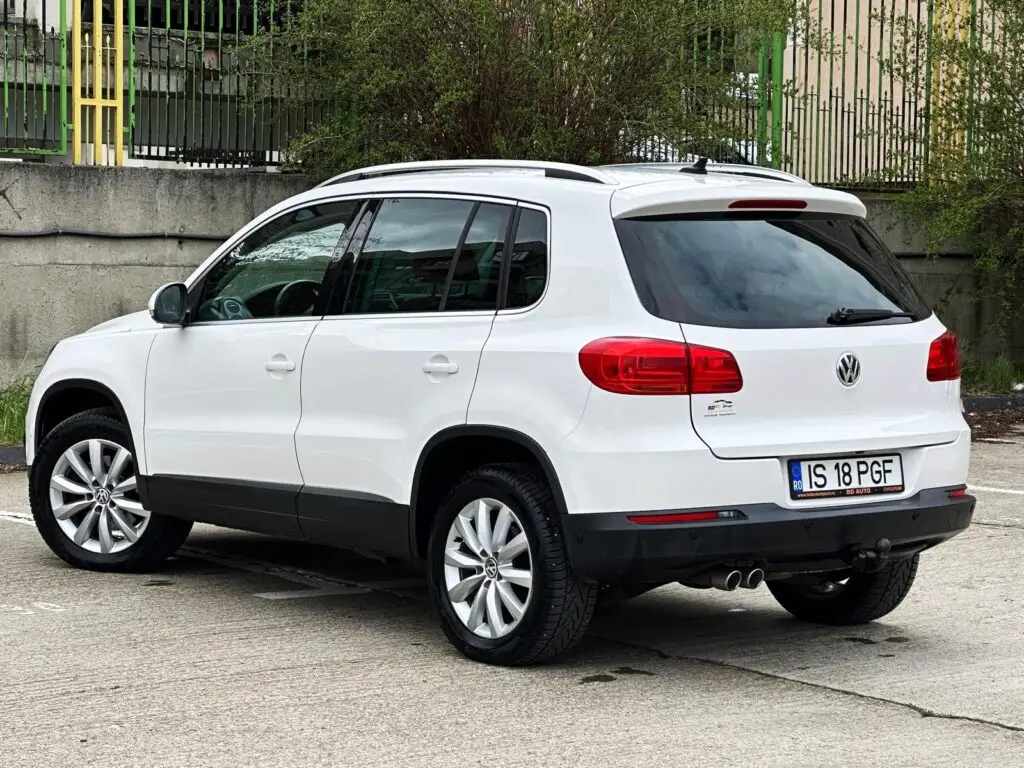Volkswagen Tiguan — 2.0 TDI - Sport & Style 4Motion BlueMotion Tech fotografia 3